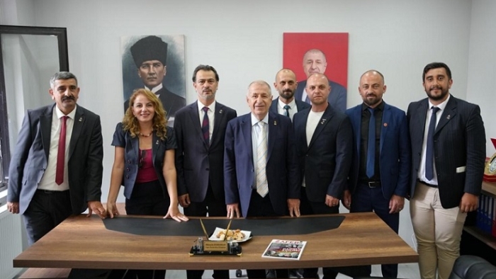 Ümit Özdağ’ dan Zafer Partisi Rize İl Başkanlığı’na Ziyaret